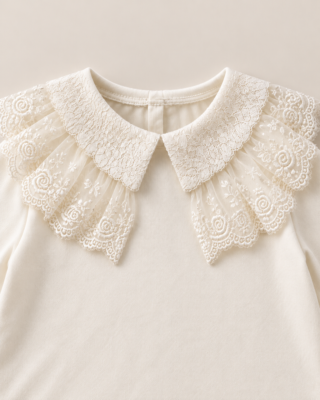 Laced collar tee .