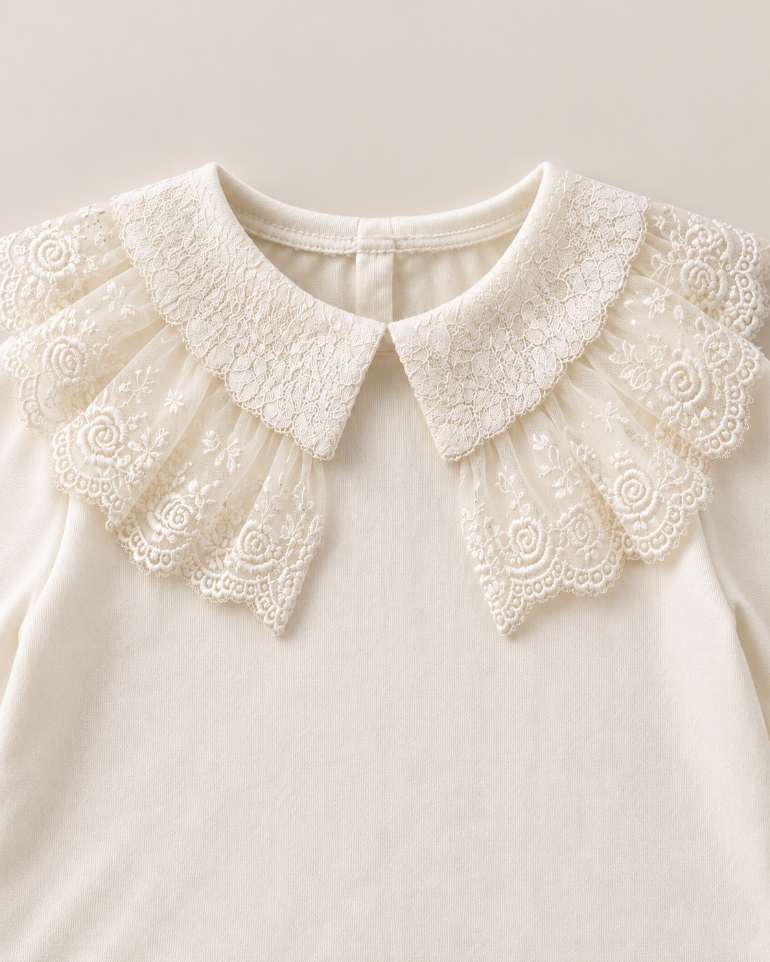 Laced collar tee .